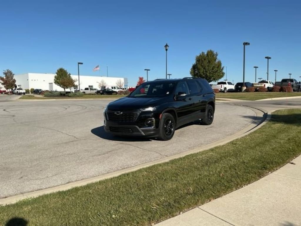 Used 2023 Chevrolet Traverse LT Cloth SUV