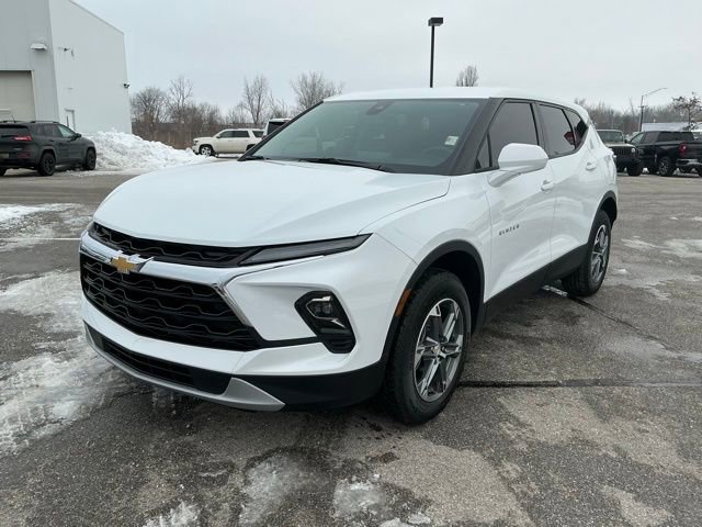 2024 Chevrolet Blazer 2LT photo 2