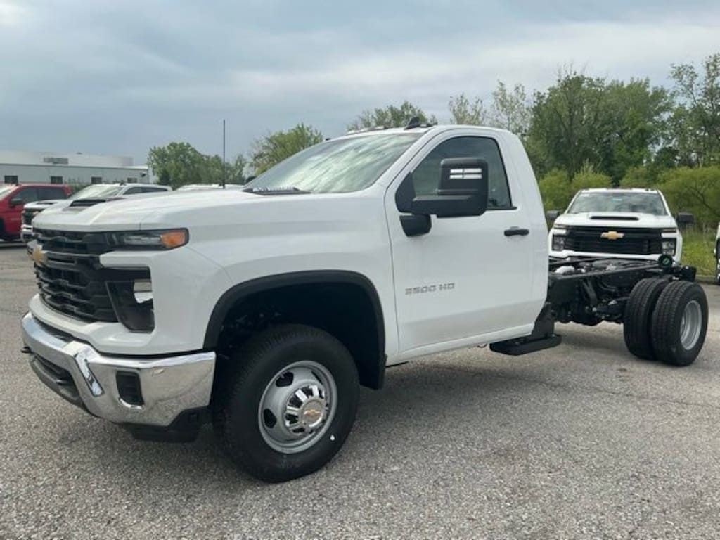New 2026 Chevrolet Silverado 3500 HD Chassis Cab Work Truck Truck