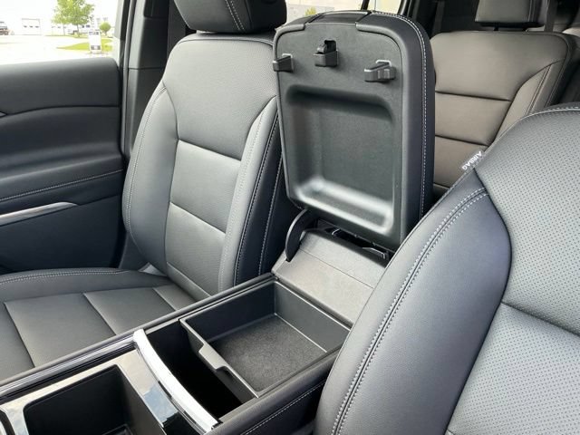 2027 Chevrolet Traverse LT - Photo 31