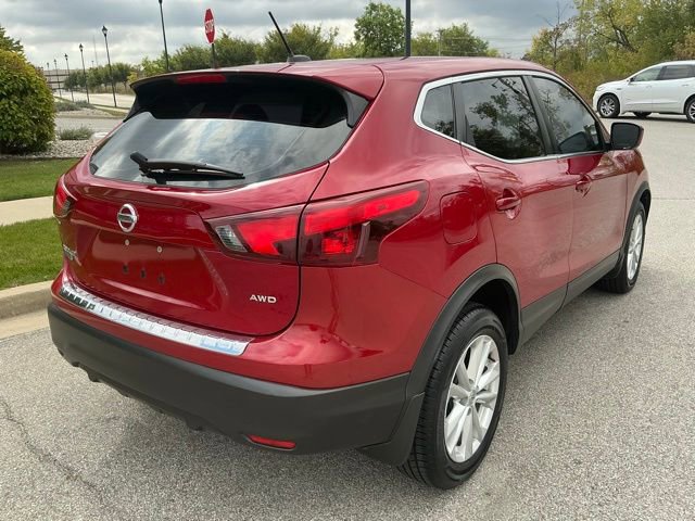 2017 Nissan Rogue Sport S photo 3