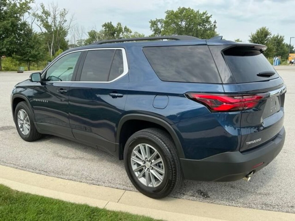 Used 2023 Chevrolet Traverse LT Cloth SUV
