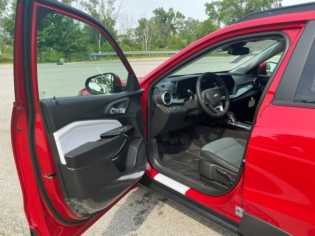 2026 Chevrolet Trax LT - Photo 15