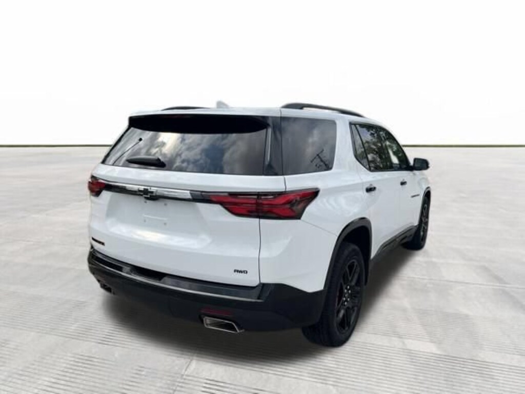 Used 2023 Chevrolet Traverse Premier SUV
