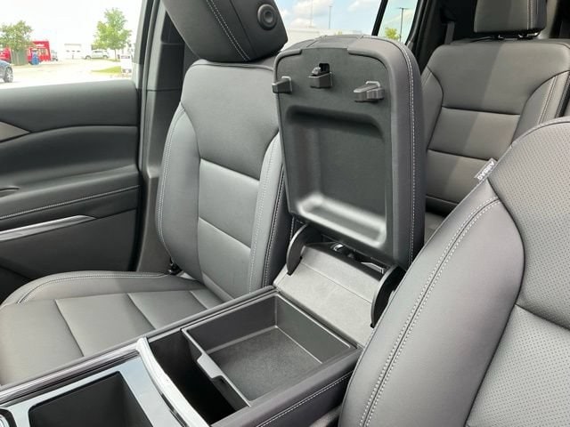 2027 Chevrolet Traverse LT - Photo 33