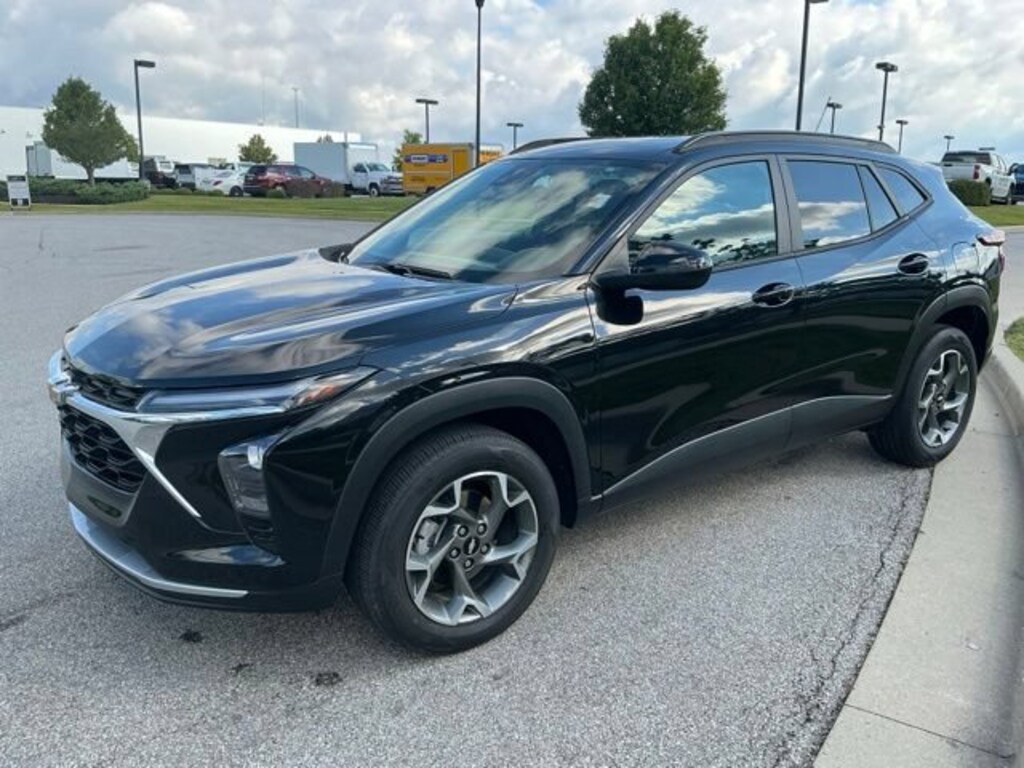 Used 2024 Chevrolet Trax LT SUV