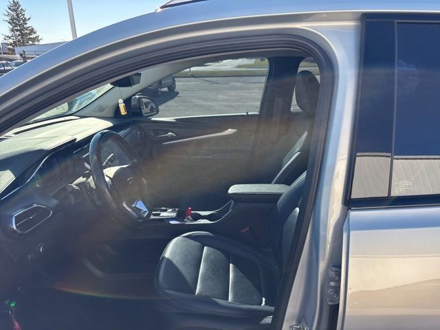 2022 Chevrolet Bolt EUV Premier photo 2