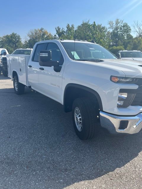 2025 Chevrolet Silverado 2500HD photo 3