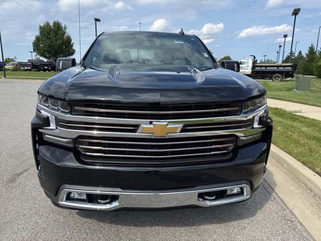 2022 Chevrolet Silverado 1500 High Country photo 2