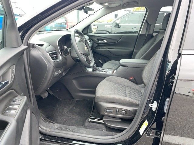 2023 Chevrolet Equinox LT photo 3