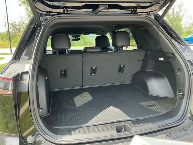 2027 Chevrolet Equinox RS - Photo 11