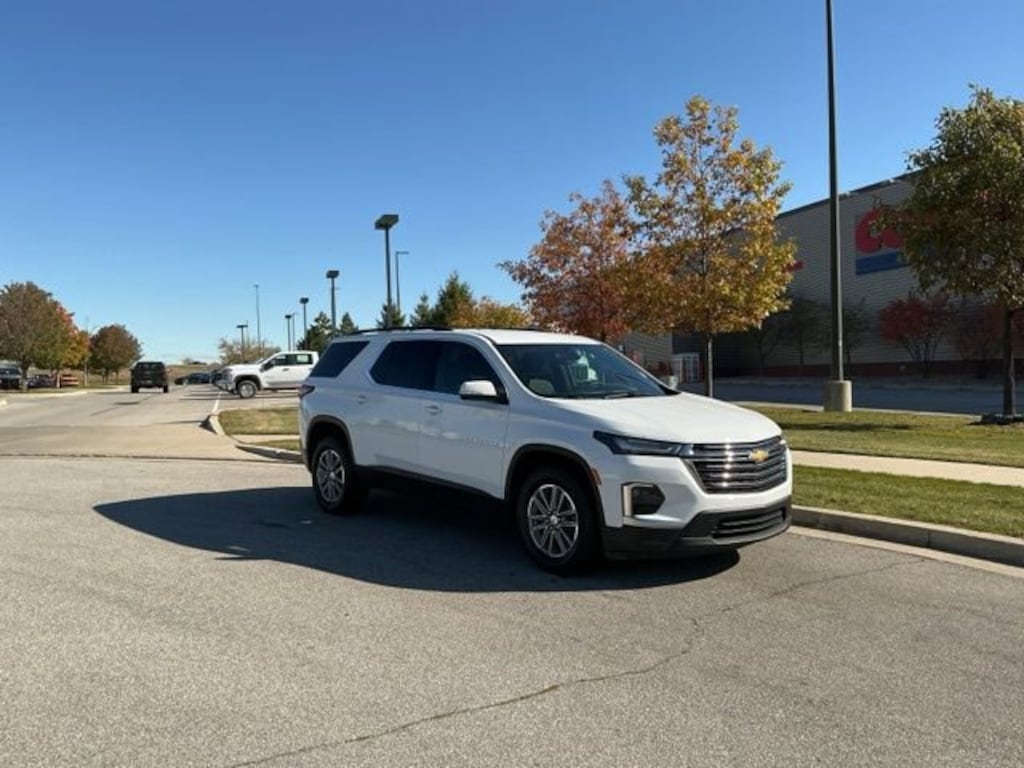 Used 2023 Chevrolet Traverse LT Cloth SUV