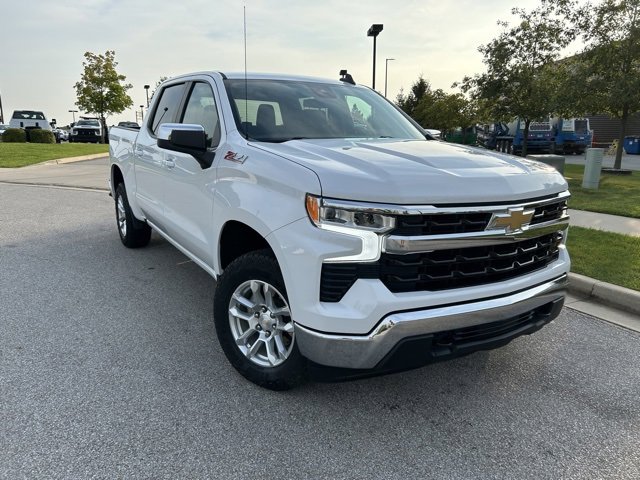 Used 2022 Chevrolet Silverado 1500 LT with VIN 1GCUDDED2NZ573641 for sale in Fort Wayne, IN