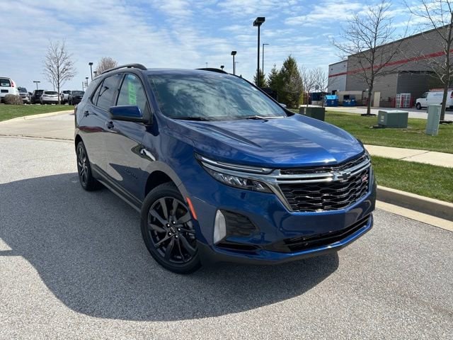 Used 2022 Chevrolet Equinox RS with VIN 3GNAXWEV4NS153429 for sale in Fort Wayne, IN