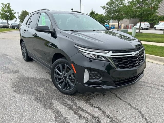 Used 2022 Chevrolet Equinox RS with VIN 2GNAXWEV8N6153433 for sale in Fort Wayne, IN