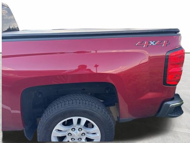 2018 Chevrolet Silverado 1500 LT photo 4