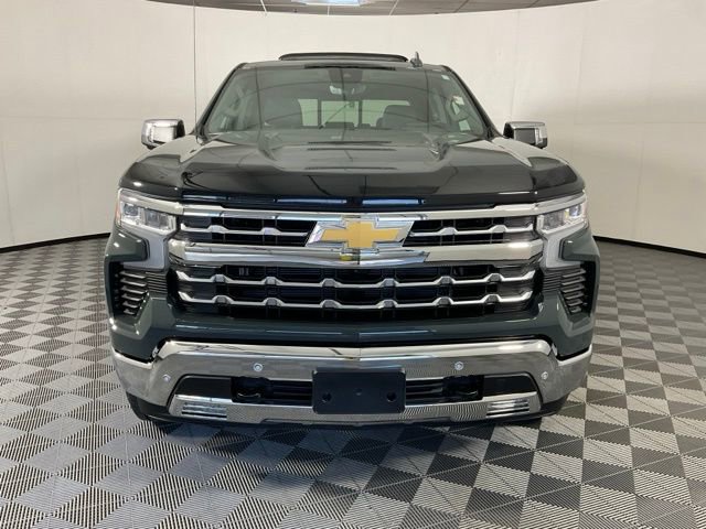 2025 Chevrolet Silverado 1500 LTZ photo 2