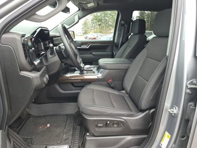 2024 Chevrolet Silverado 1500 LT photo 2