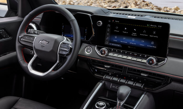 2025 Chevy Colorado interior steering wheel and infotainment system