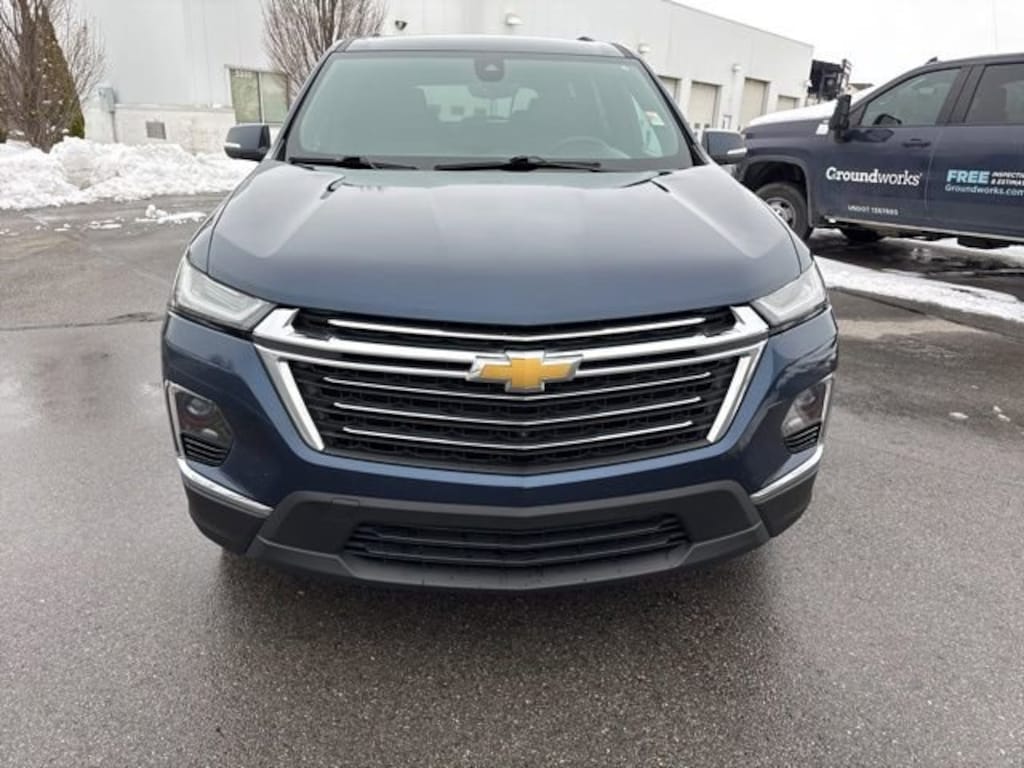Used 2023 Chevrolet Traverse LT Cloth SUV