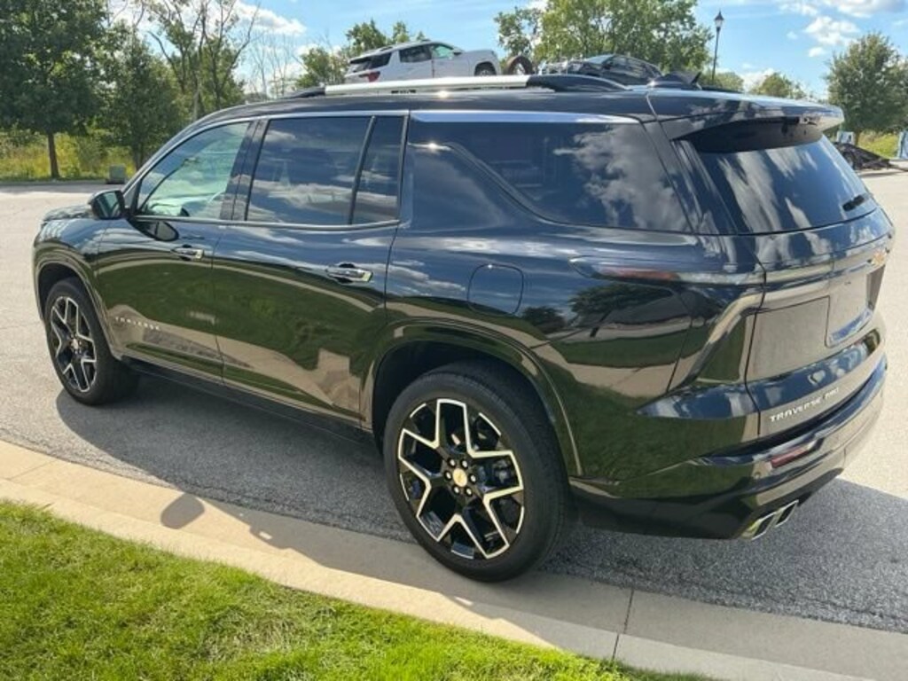 Used 2025 Chevrolet Traverse High Country SUV