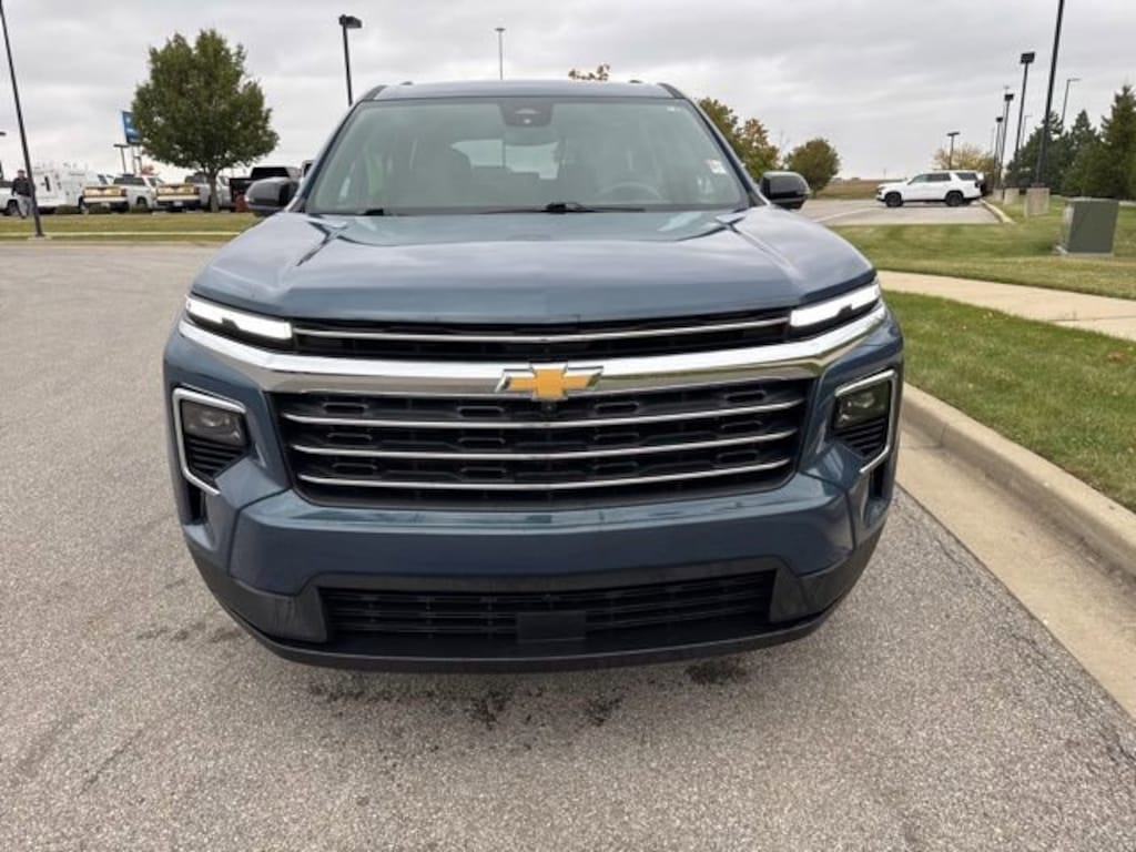 Used 2024 Chevrolet Traverse LT SUV