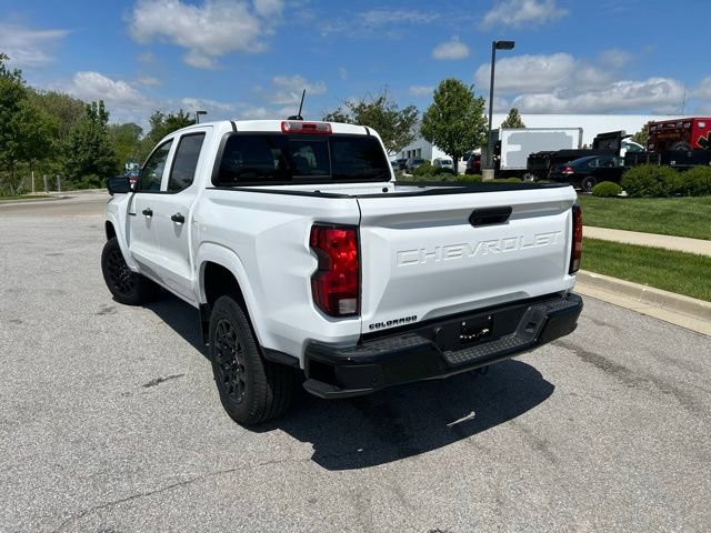 2025 Chevrolet Colorado LT photo 2