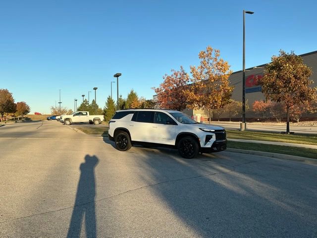 2026 Chevrolet Traverse RS photo 2