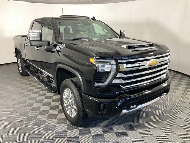 2024 Chevrolet Silverado 3500HD High Country photo 2