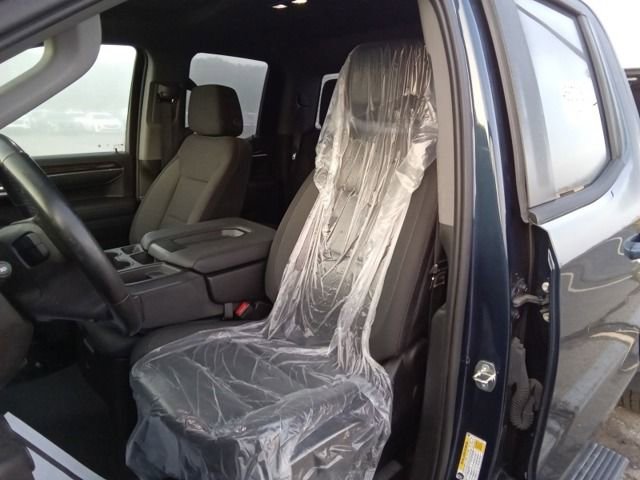 2023 Chevrolet Silverado 1500 LT photo 2