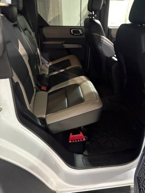 2022 Ford Bronco Base photo 2