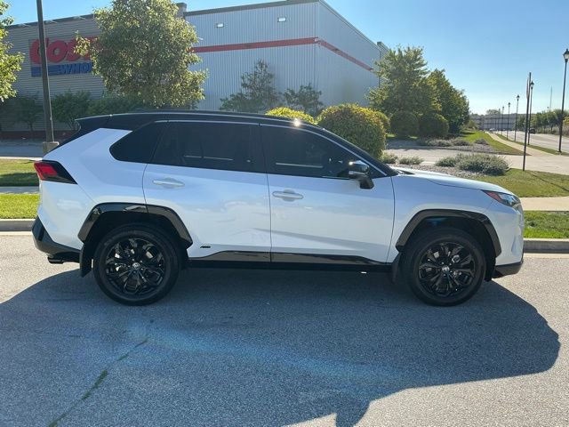 2025 Toyota RAV4 Hybrid XSE photo 2