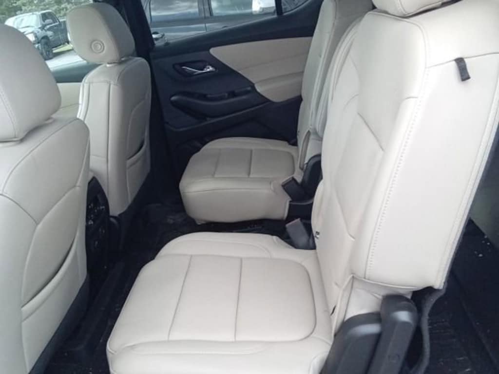 Used 2023 Chevrolet Traverse LT Leather SUV