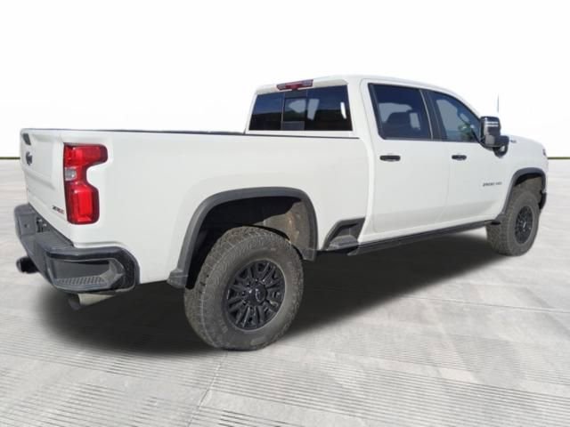 2024 Chevrolet Silverado 2500HD ZR2 photo 2