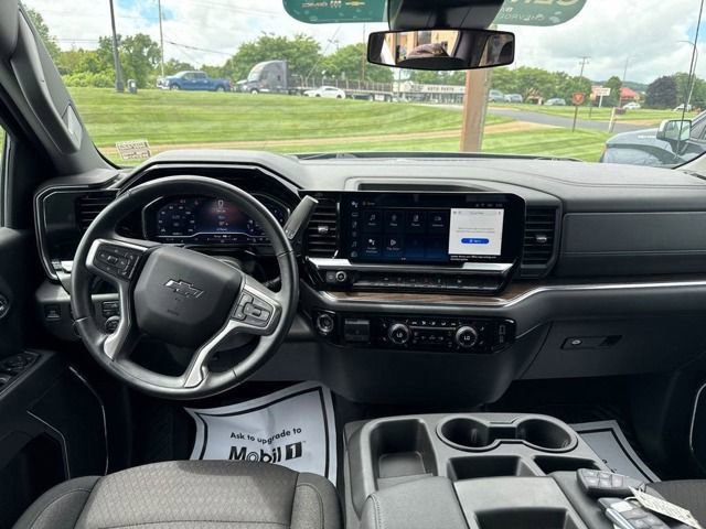 2024 Chevrolet Silverado 1500 RST photo 2