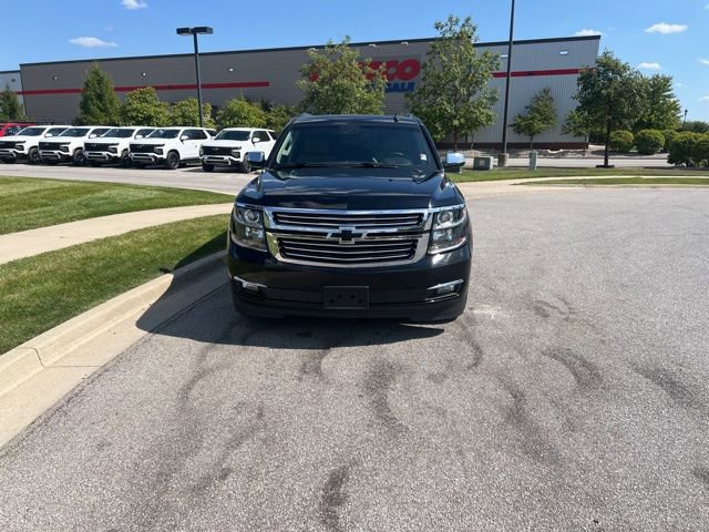 2019 Chevrolet Suburban Premier photo 2