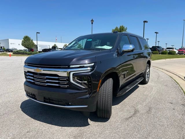 2025 Chevrolet Suburban Premier photo 2