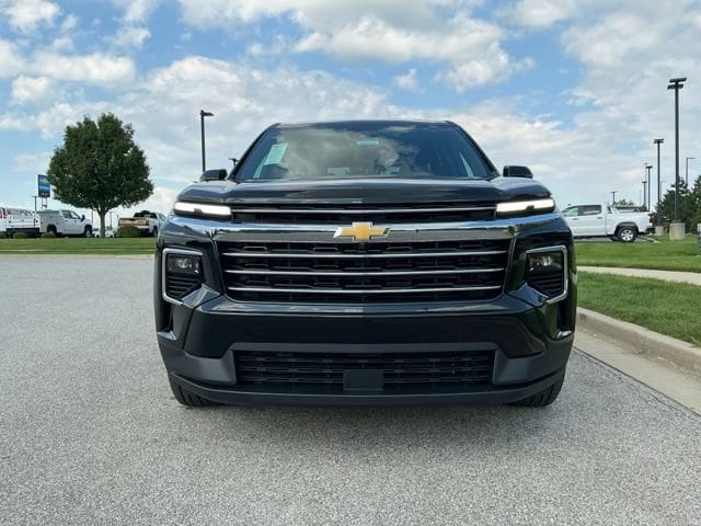 2027 Chevrolet Traverse LT - Photo 8