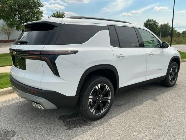 2027 Chevrolet Traverse LT - Photo 6