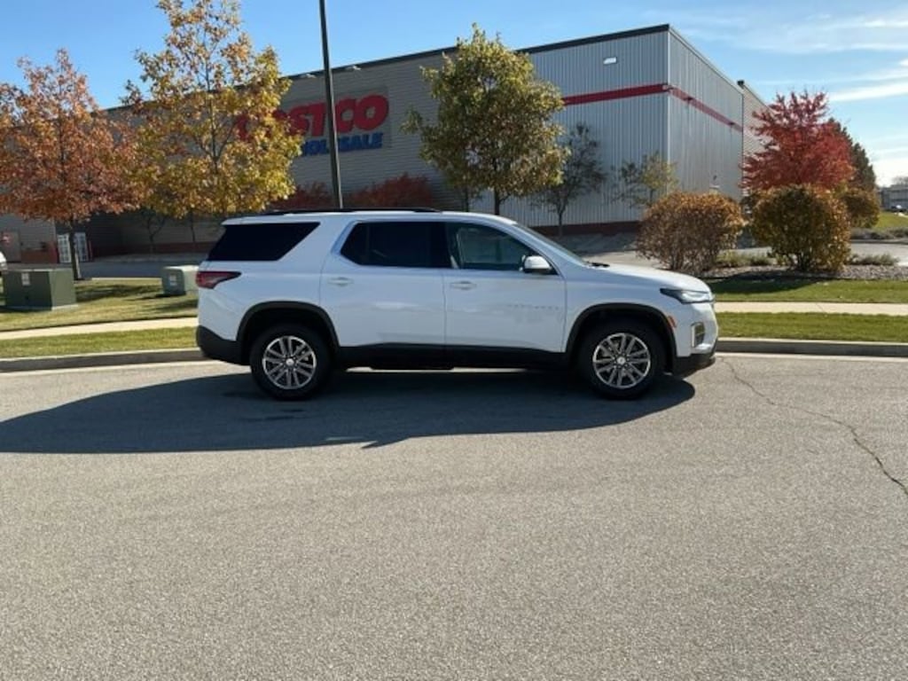 Used 2023 Chevrolet Traverse LT Cloth SUV