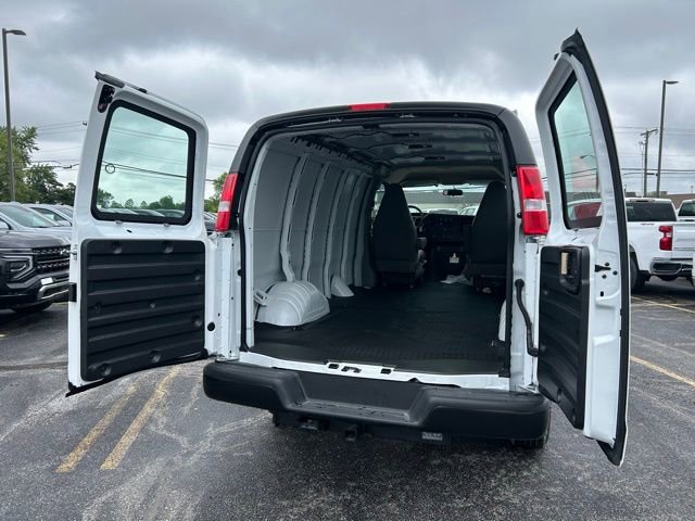 2025 Chevrolet Express Cargo 2500 Van photo 3
