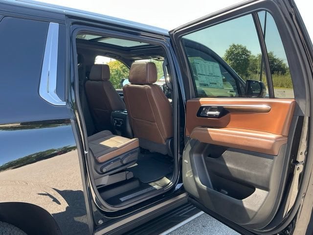 2026 Chevrolet Suburban High Country - Photo 21