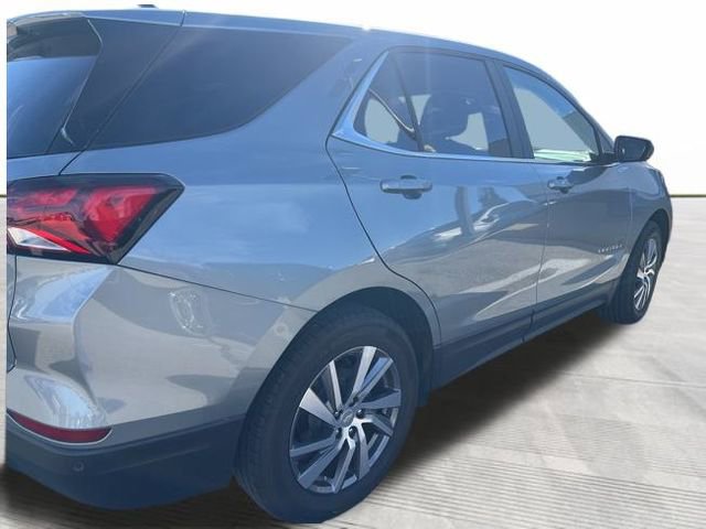 2023 Chevrolet Equinox LT photo 2