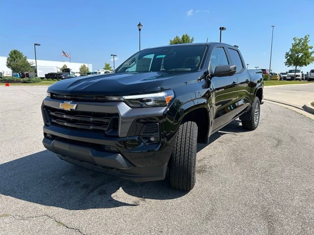 2025 Chevrolet Colorado Work Truck LT photo 3