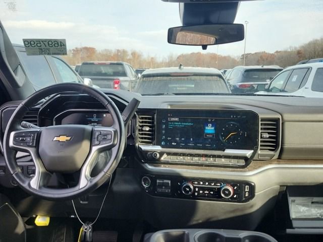 2022 Chevrolet Silverado 1500 LT photo 3