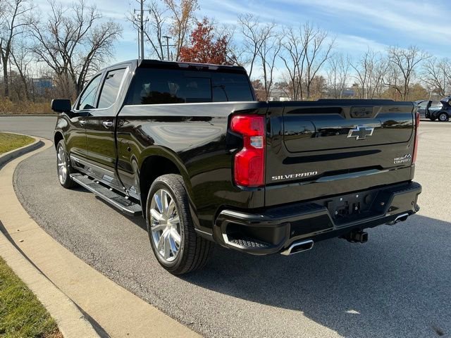 2024 Chevrolet Silverado 1500 High Country photo 3