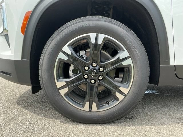 2027 Chevrolet Traverse LT - Photo 14