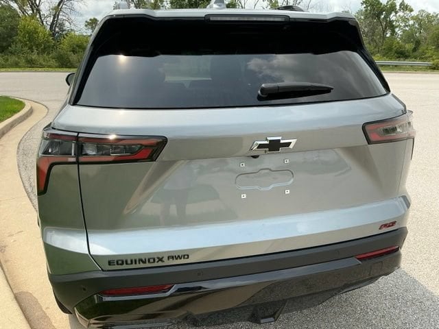 2027 Chevrolet Equinox RS - Photo 10
