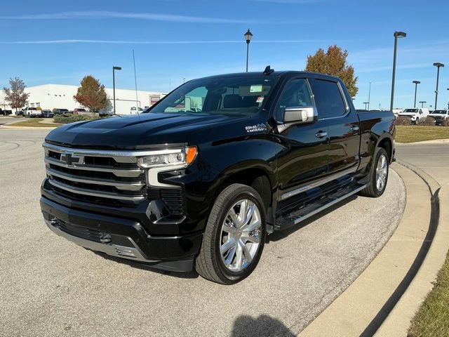 2024 Chevrolet Silverado 1500 High Country photo 2