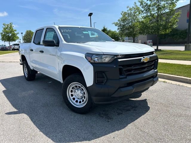 2025 Chevrolet Colorado LT photo 2